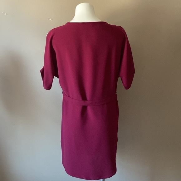 Yessica Burgundy Red Belted Short Split Sleeve Shift Dress - Picture 4 of 8